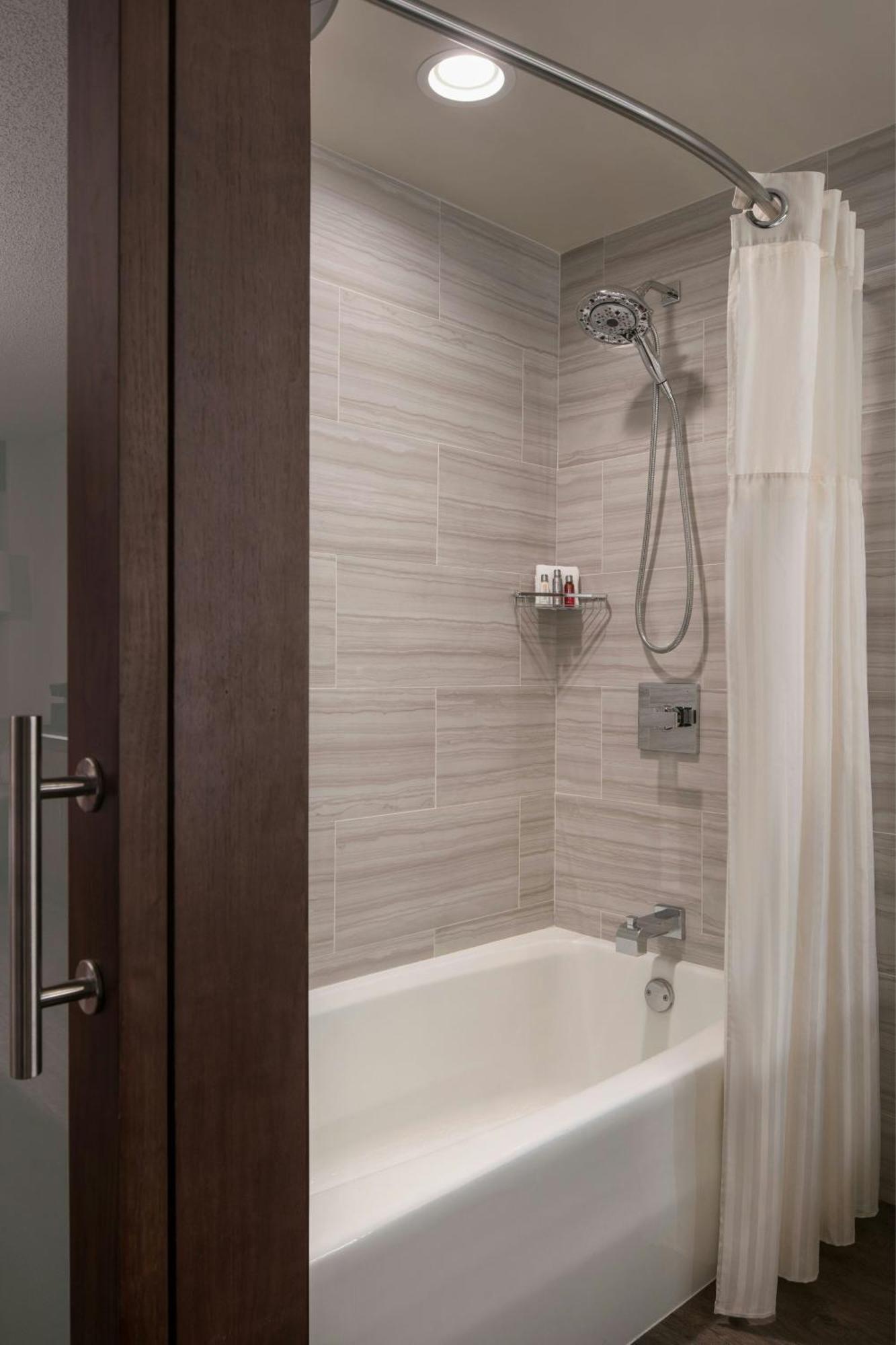 Hotel Marriott At California State Fullerton