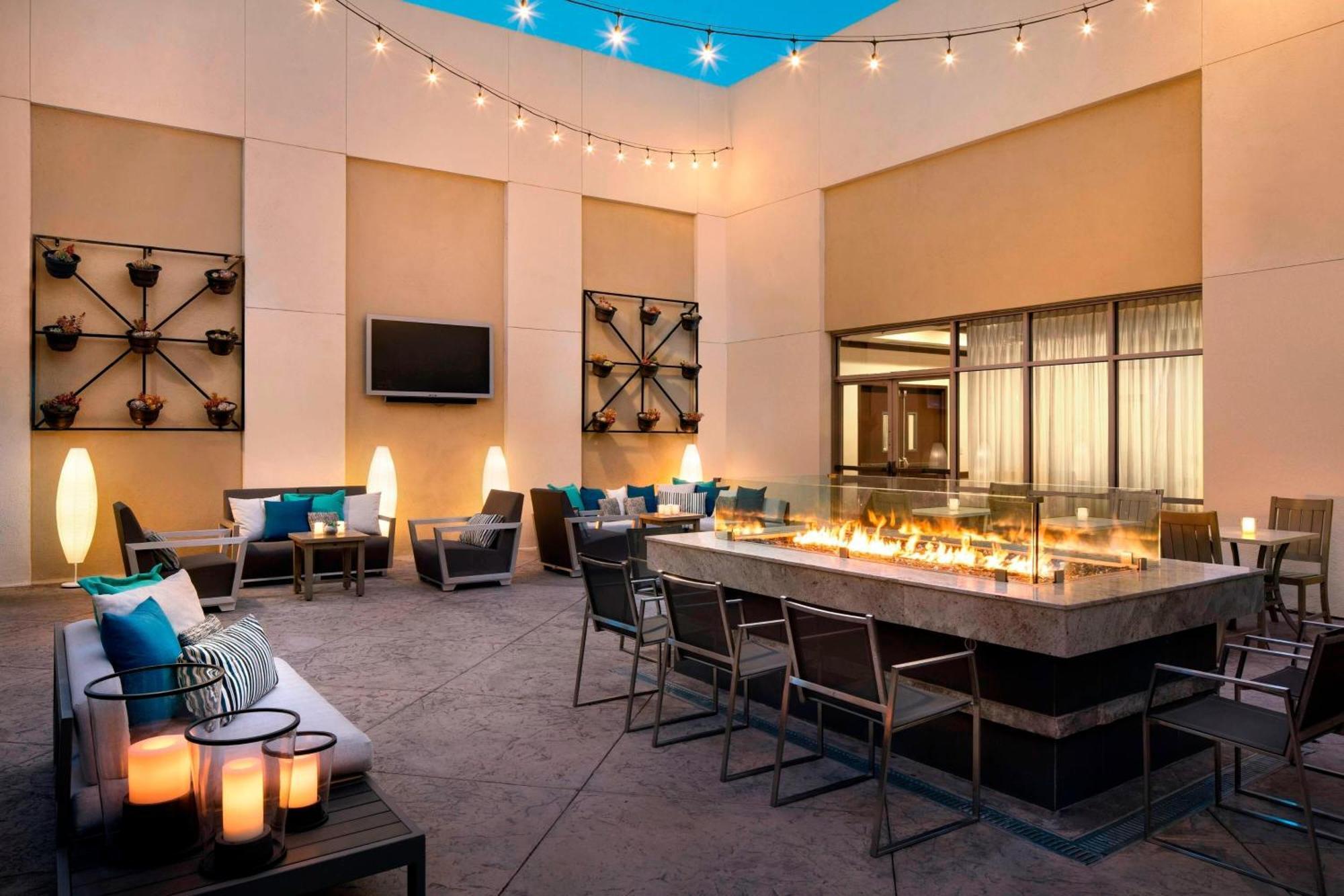 Hotel Marriott At California State 3*