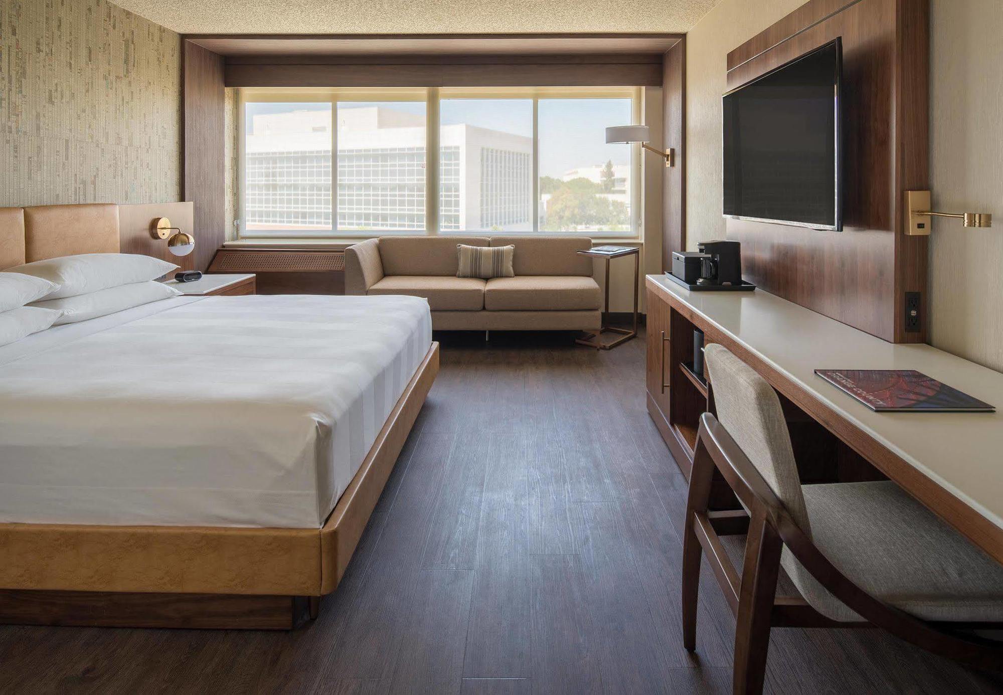 Marriott At California State Hotel