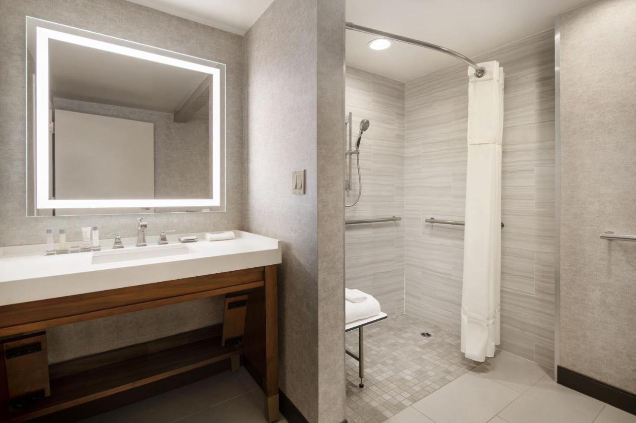 Hotel Marriott At California State 3*